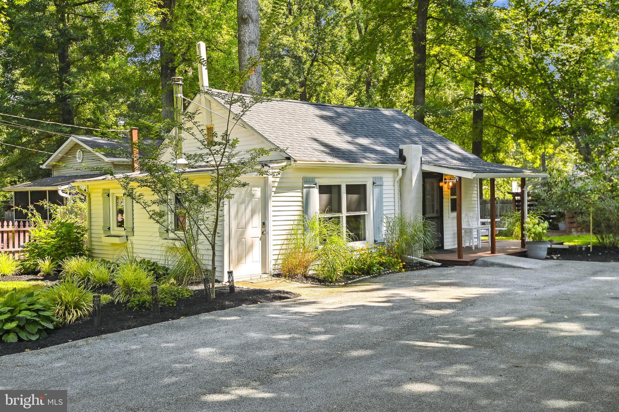 863 DOGWOOD TRAIL