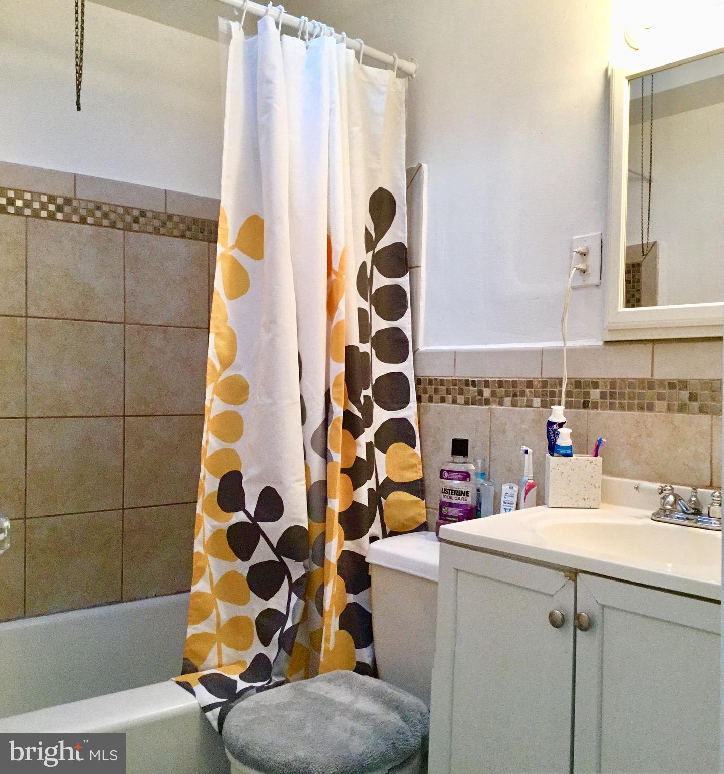 OXFORD CIRCLE - Residential