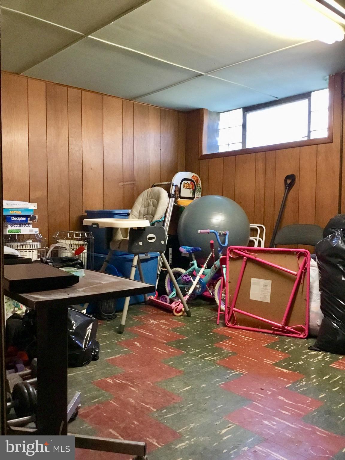 OXFORD CIRCLE - Residential