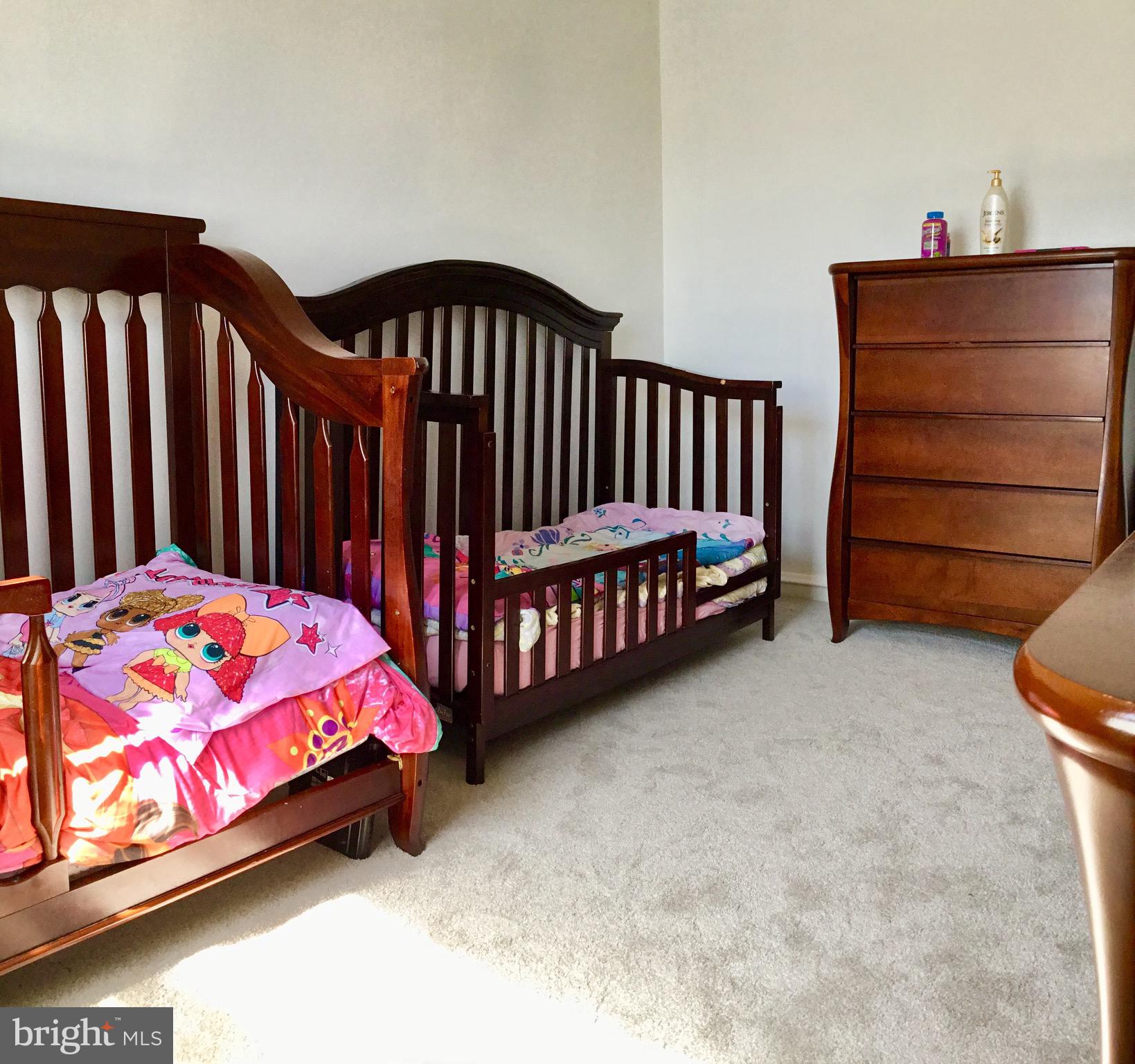 OXFORD CIRCLE - Residential