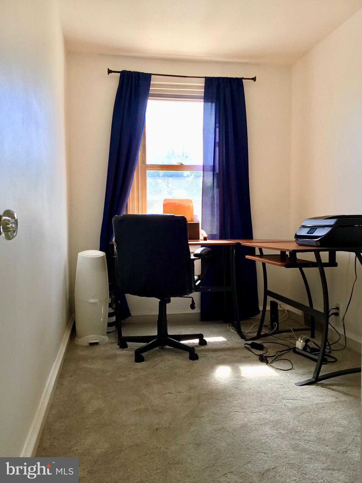 OXFORD CIRCLE - Residential