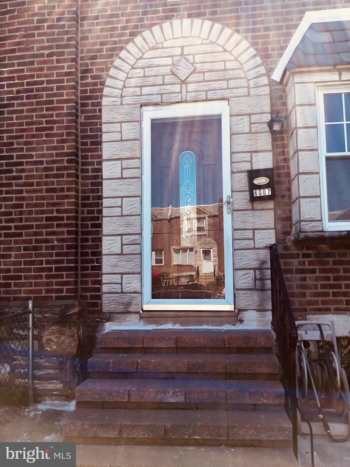 OXFORD CIRCLE - Residential