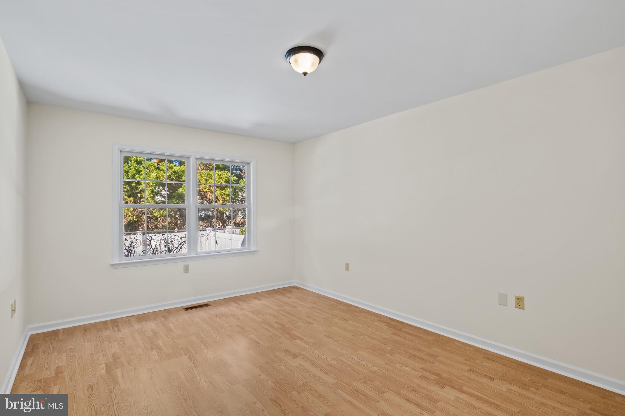 ELLINGTON - Residential