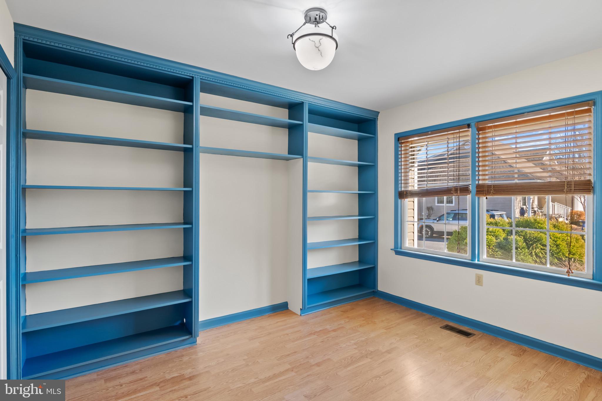 ELLINGTON - Residential