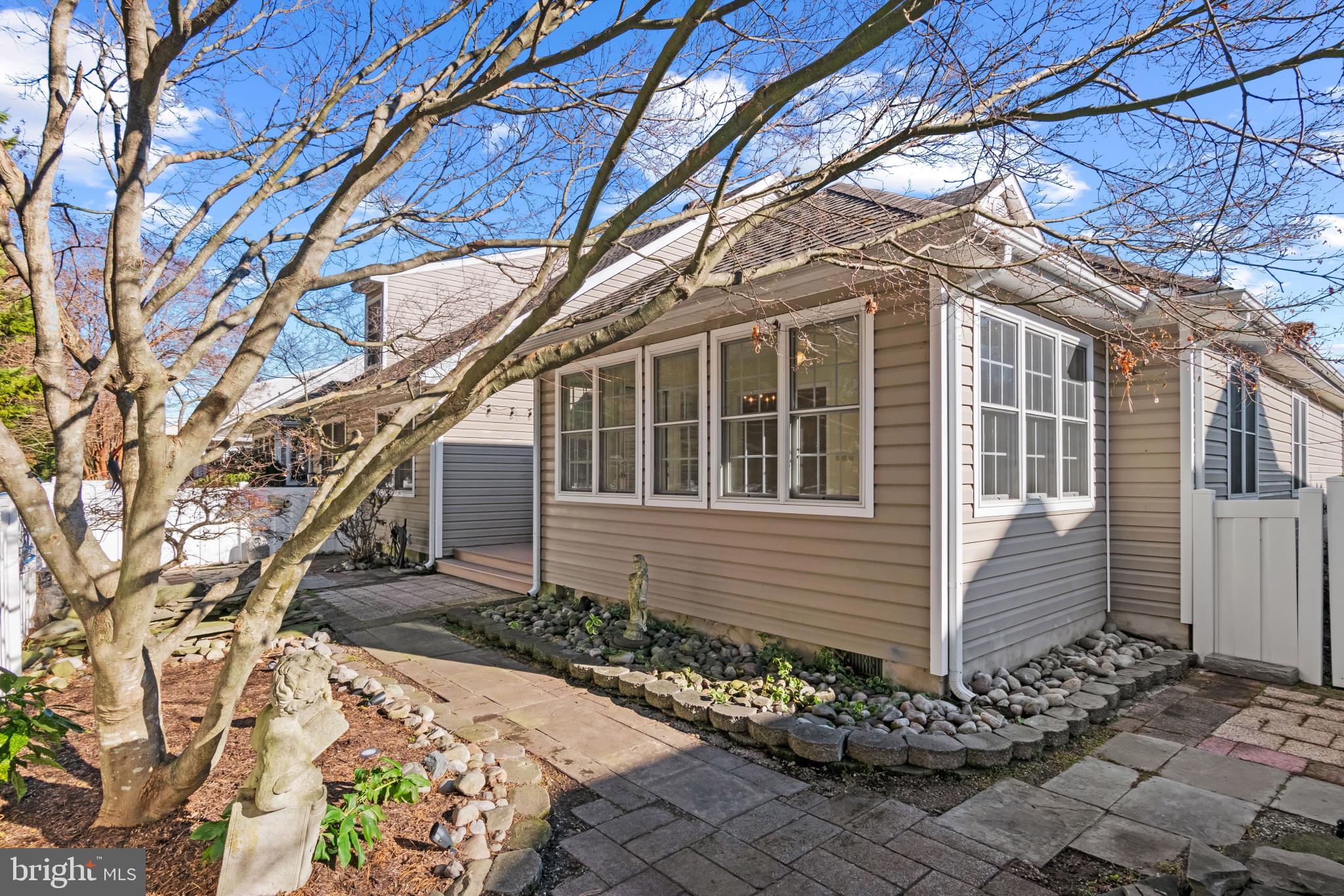 ELLINGTON - Residential