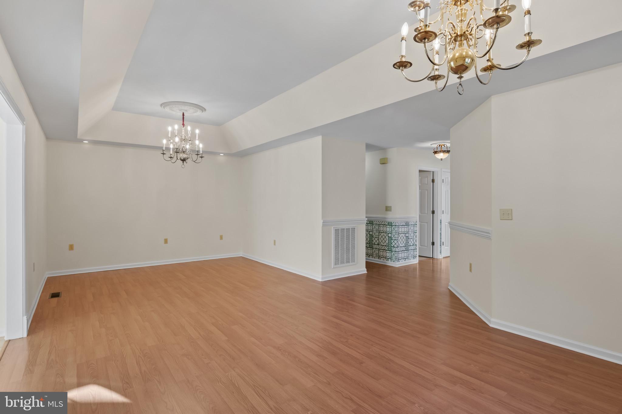 ELLINGTON - Residential