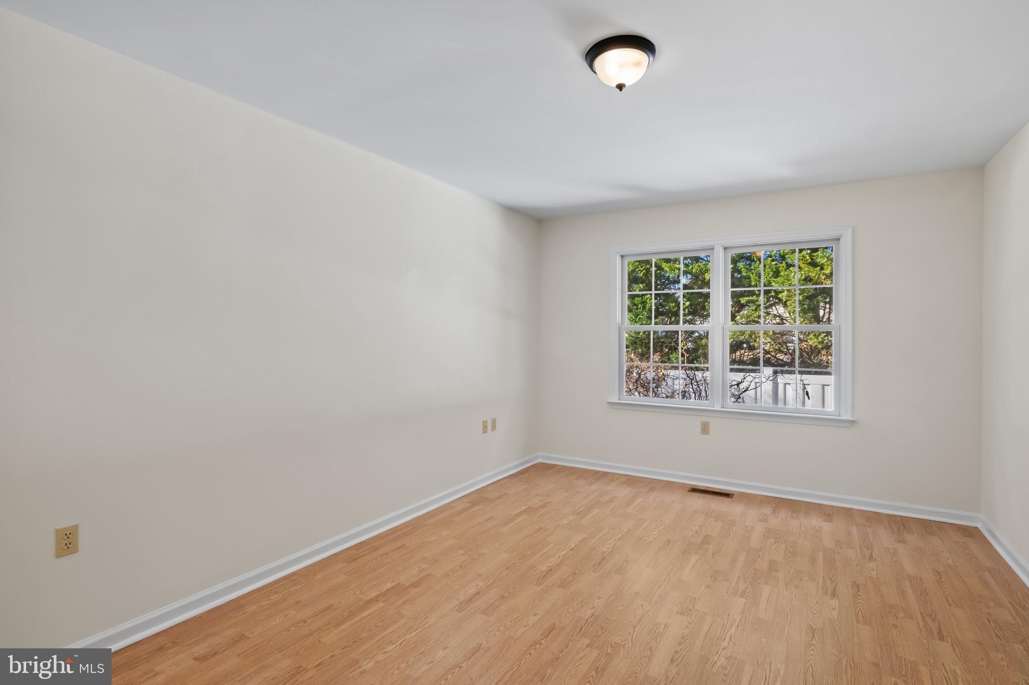 ELLINGTON - Residential