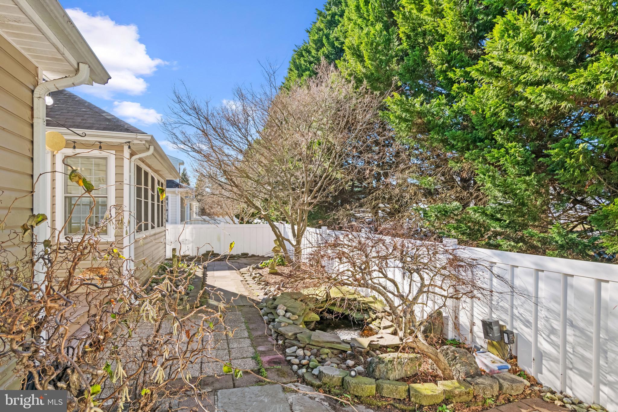 ELLINGTON - Residential