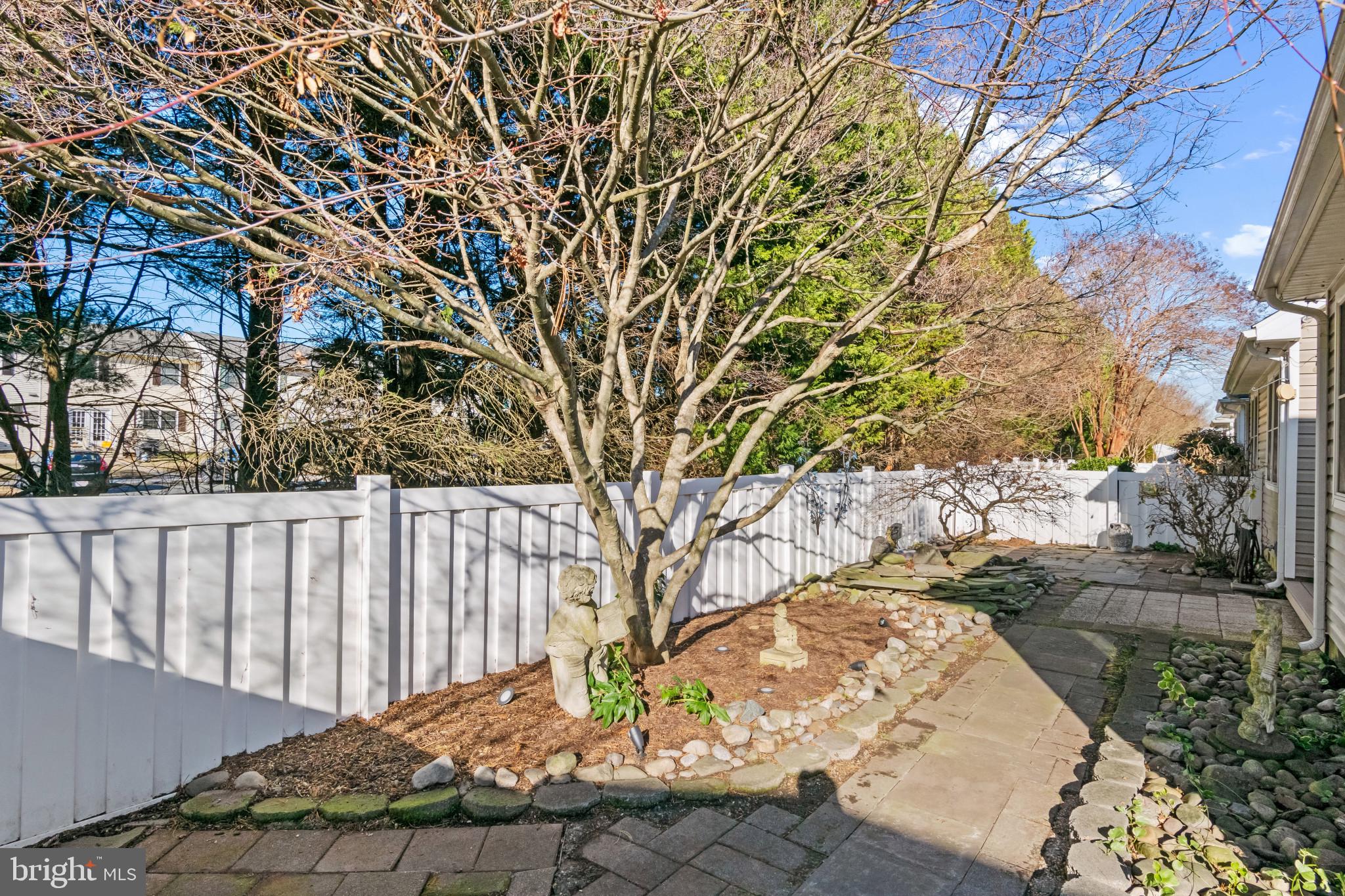 ELLINGTON - Residential