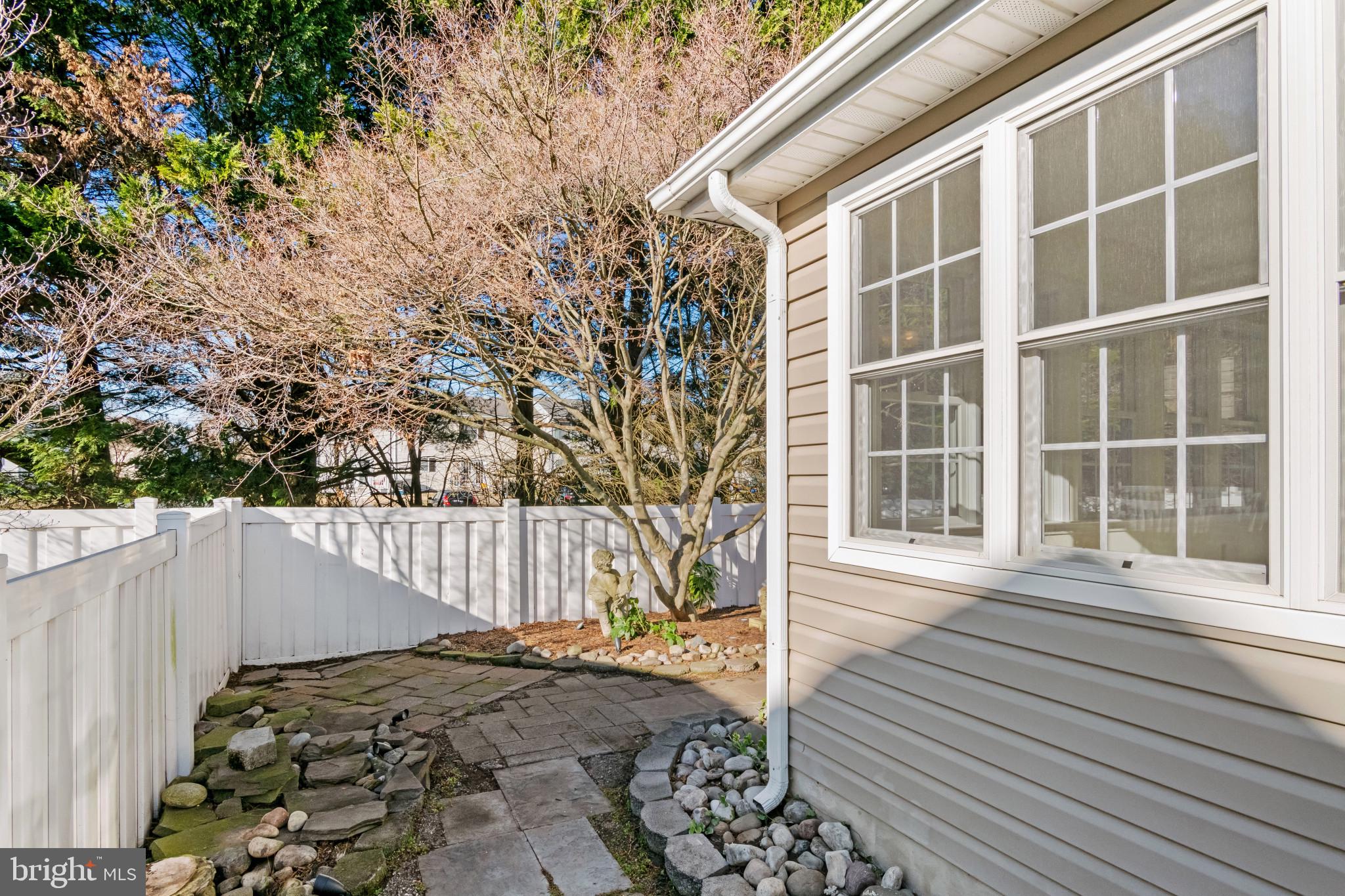 ELLINGTON - Residential