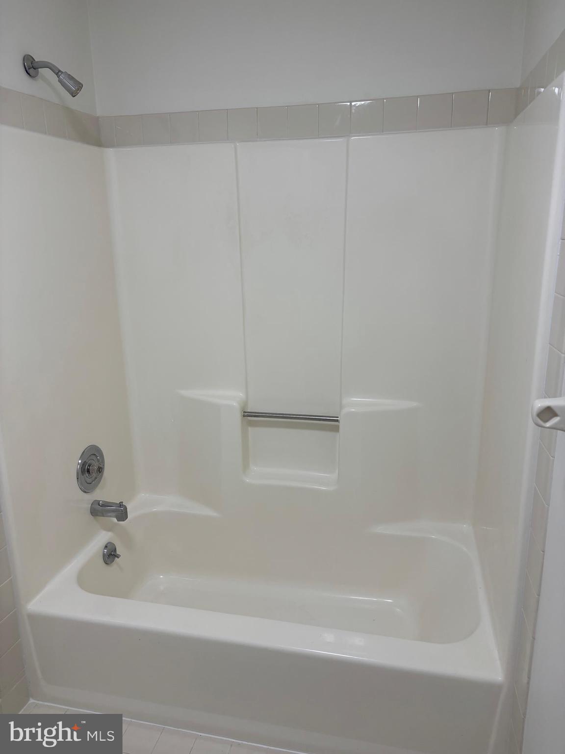 NEWTOWN SQ - Residential Lease