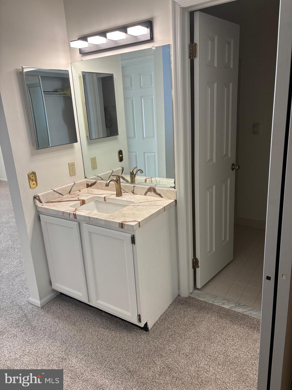 NEWTOWN SQ - Residential Lease