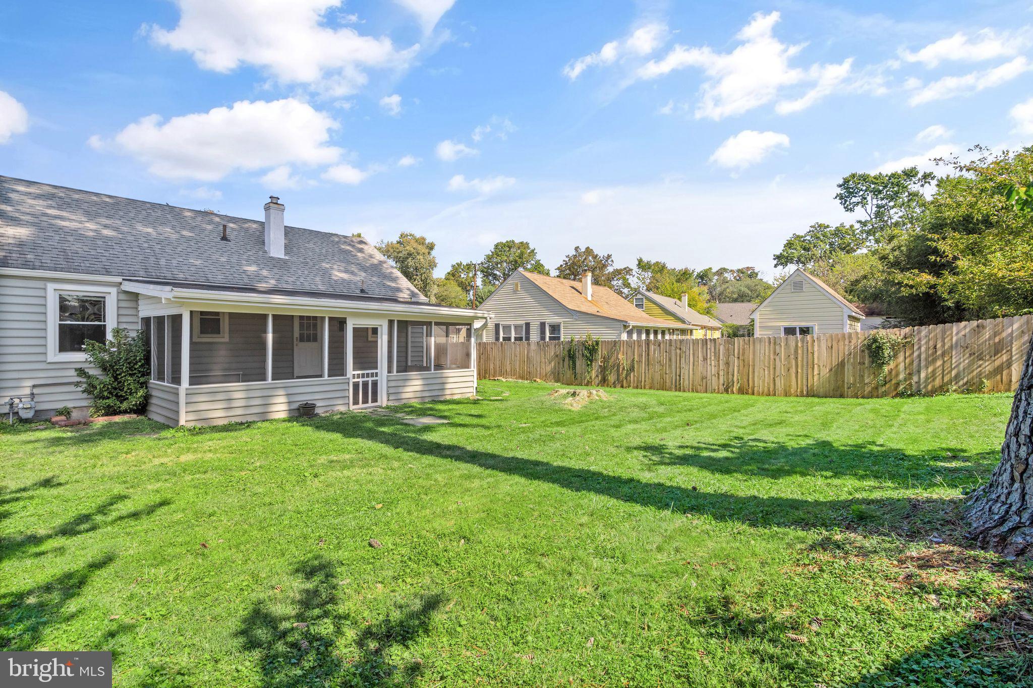 WEST LAWN - Residential