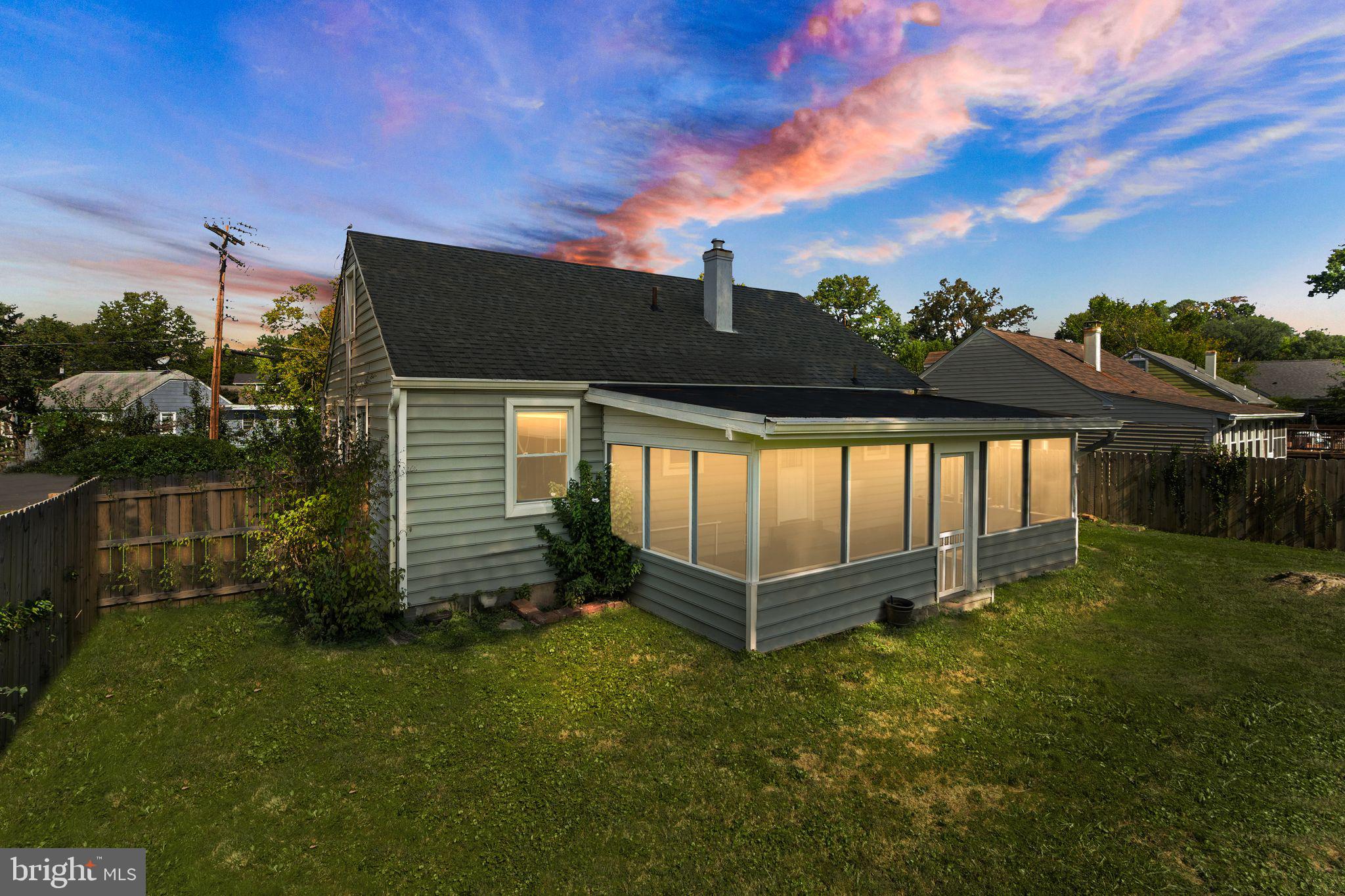 WEST LAWN - Residential