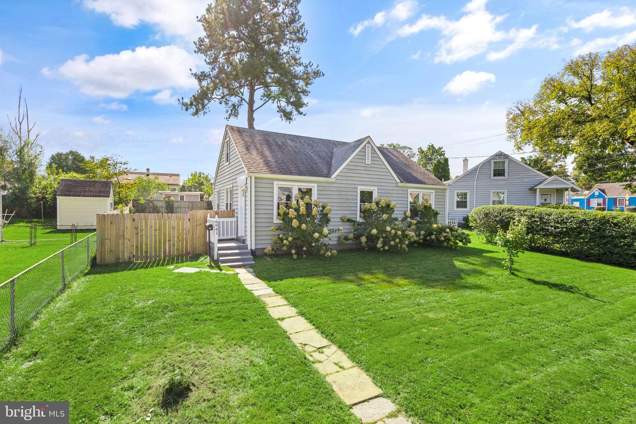 WEST LAWN - Residential