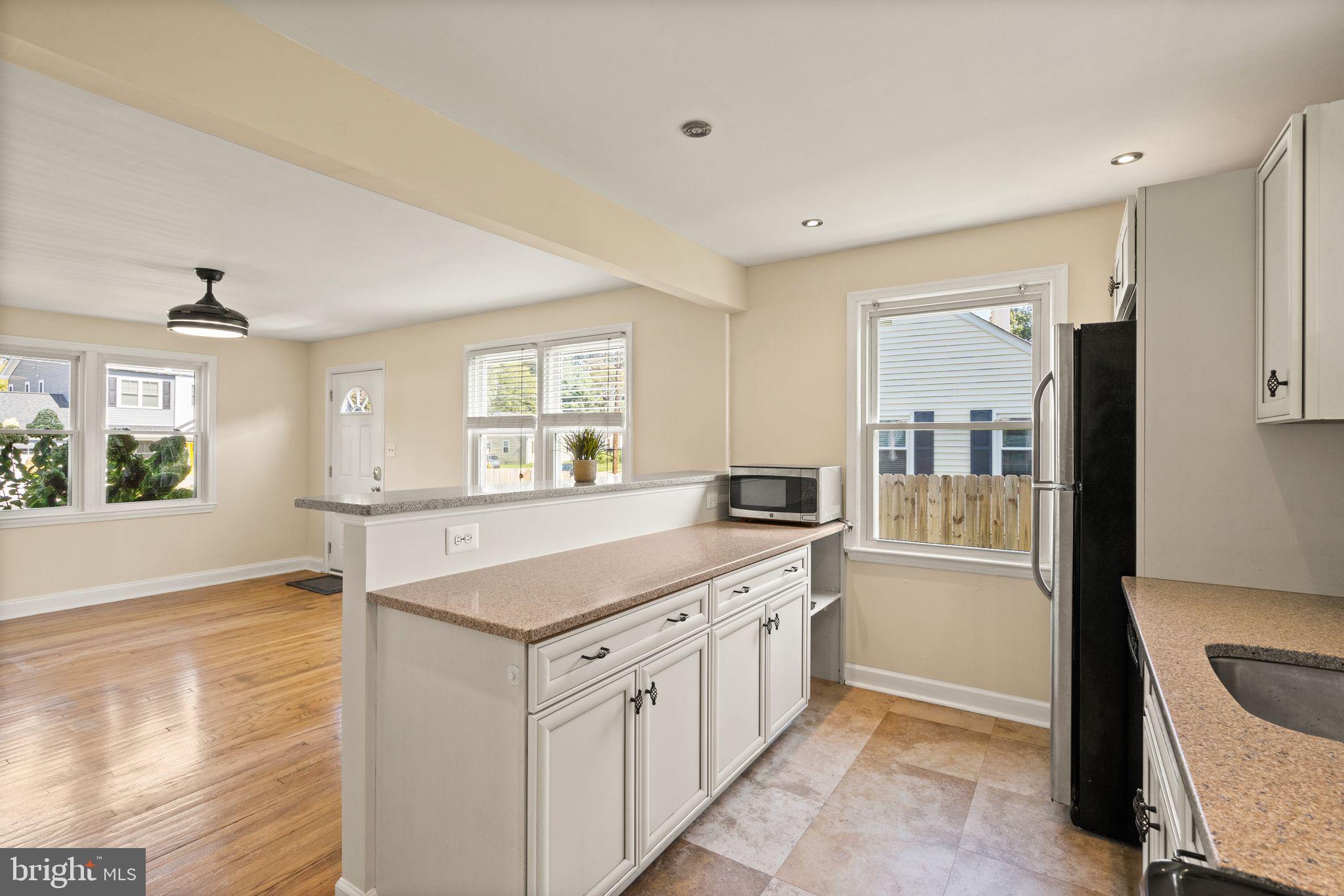 WEST LAWN - Residential