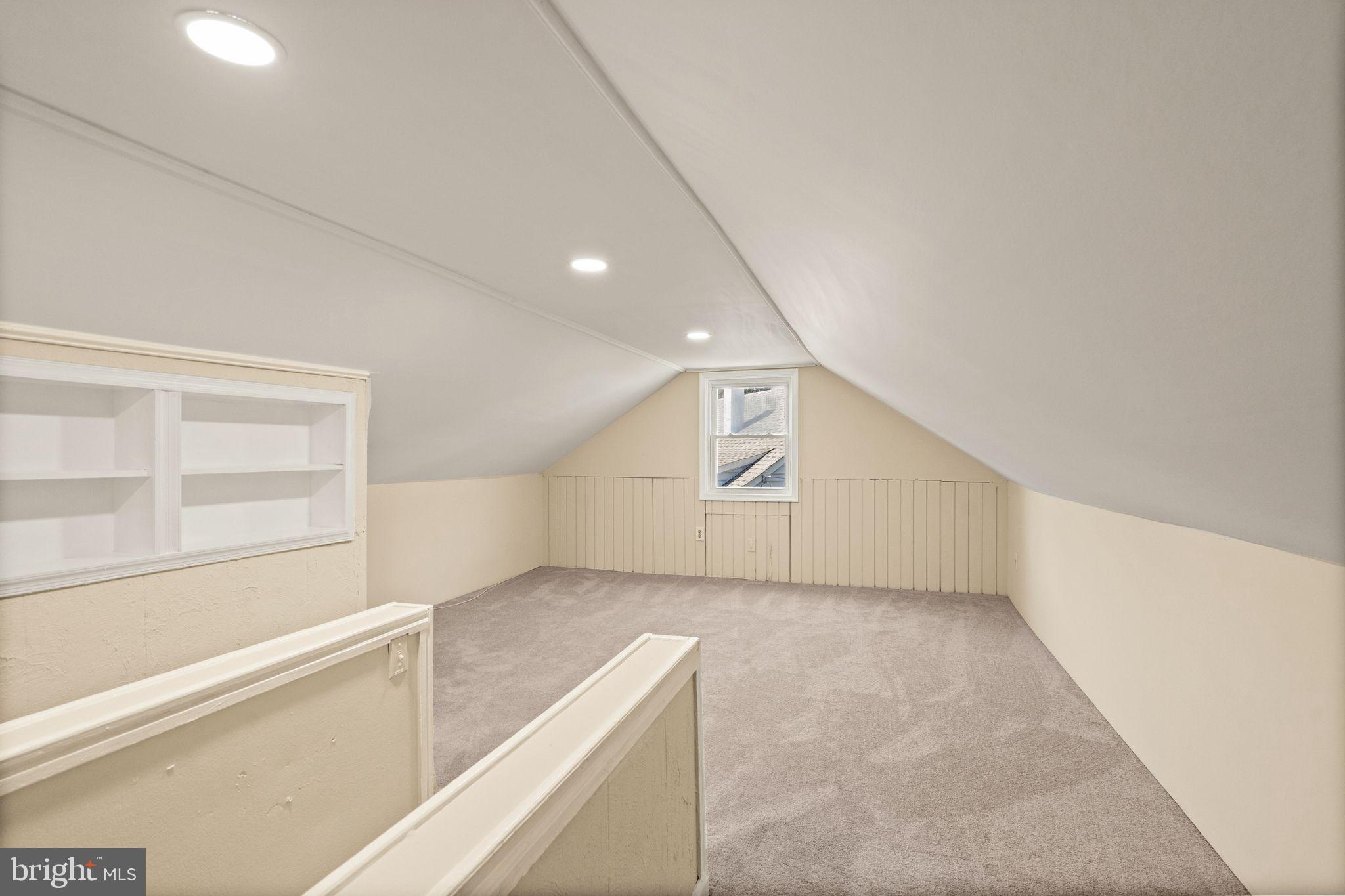 WEST LAWN - Residential