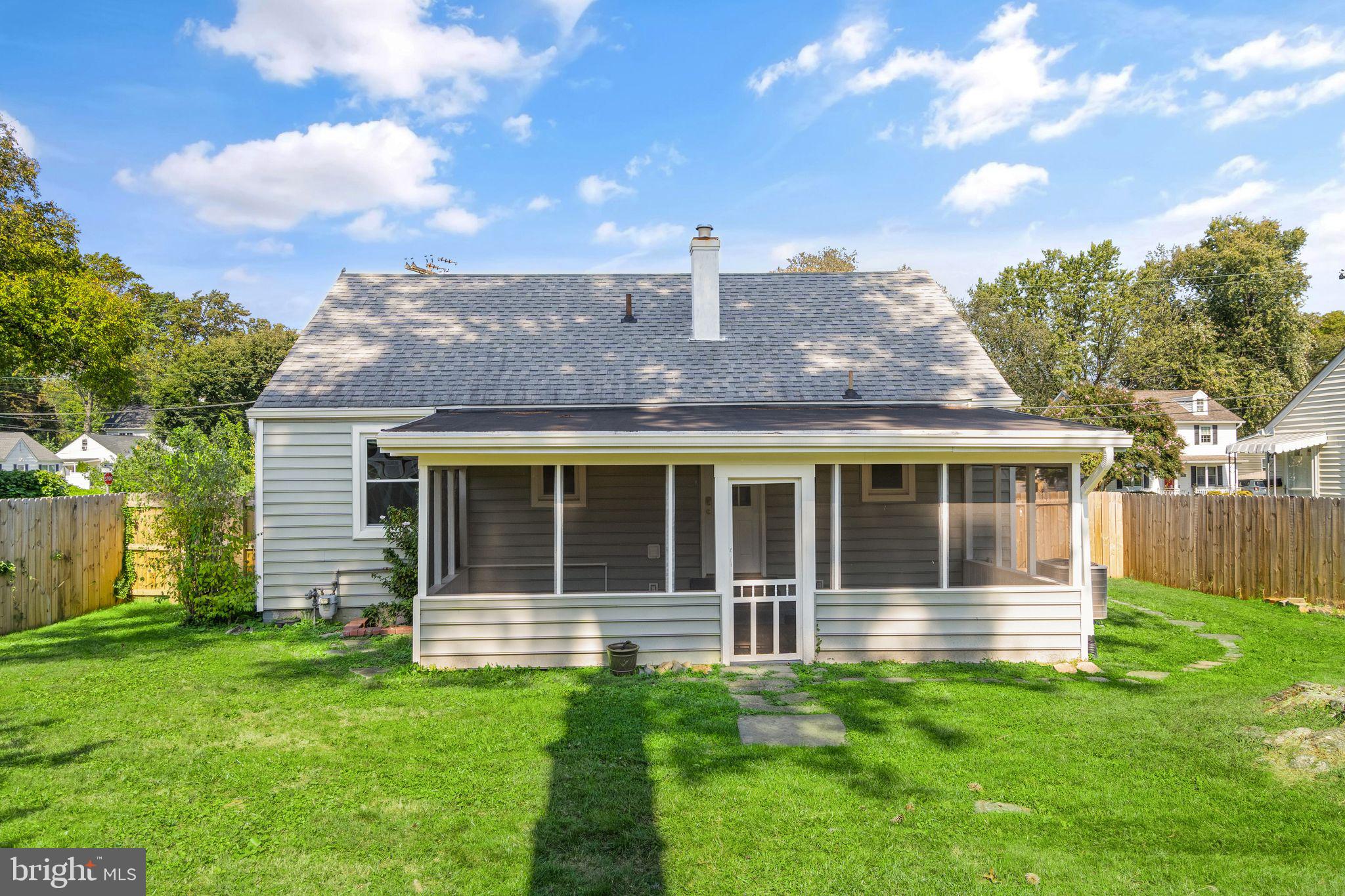 WEST LAWN - Residential