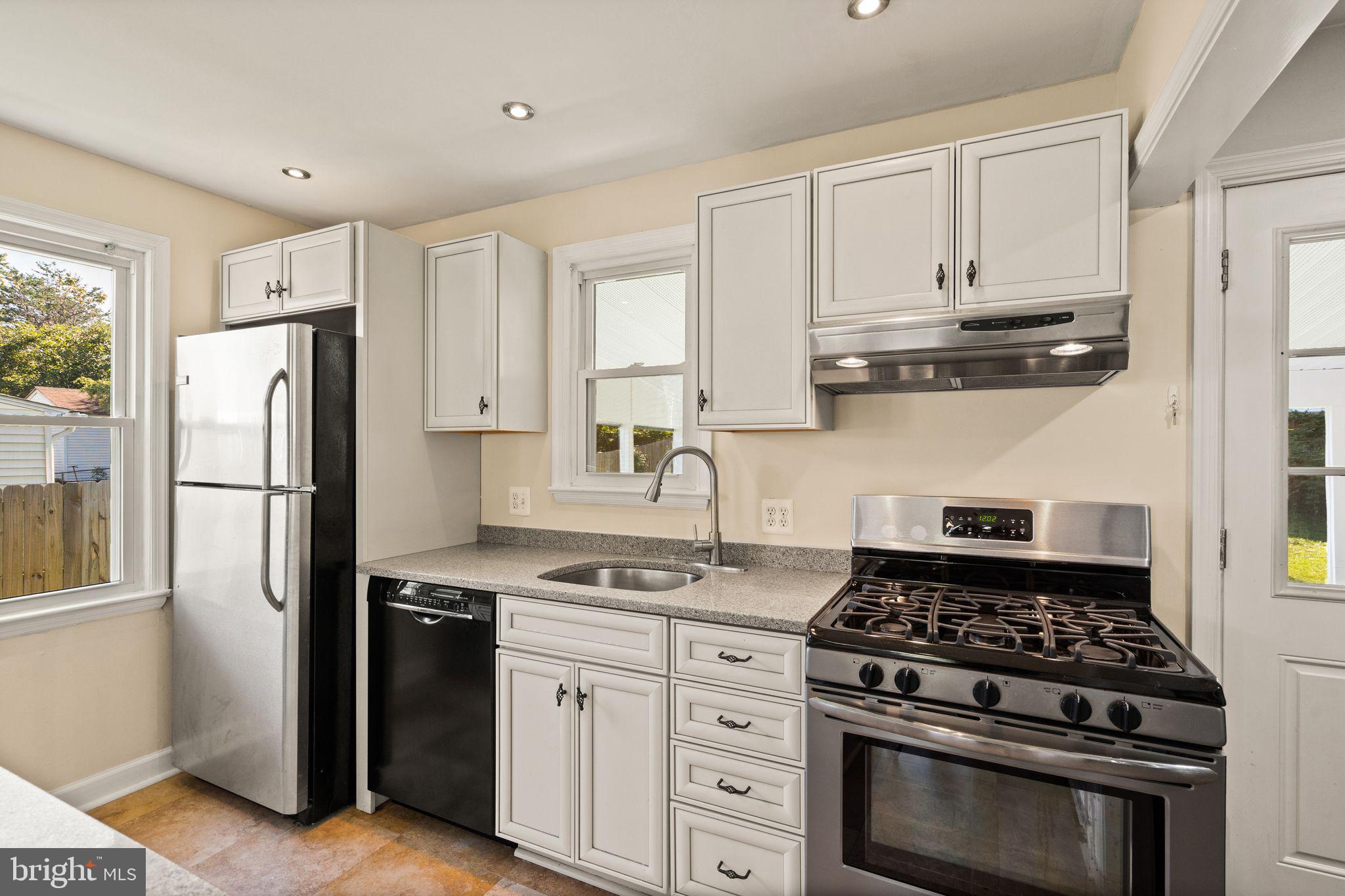 WEST LAWN - Residential