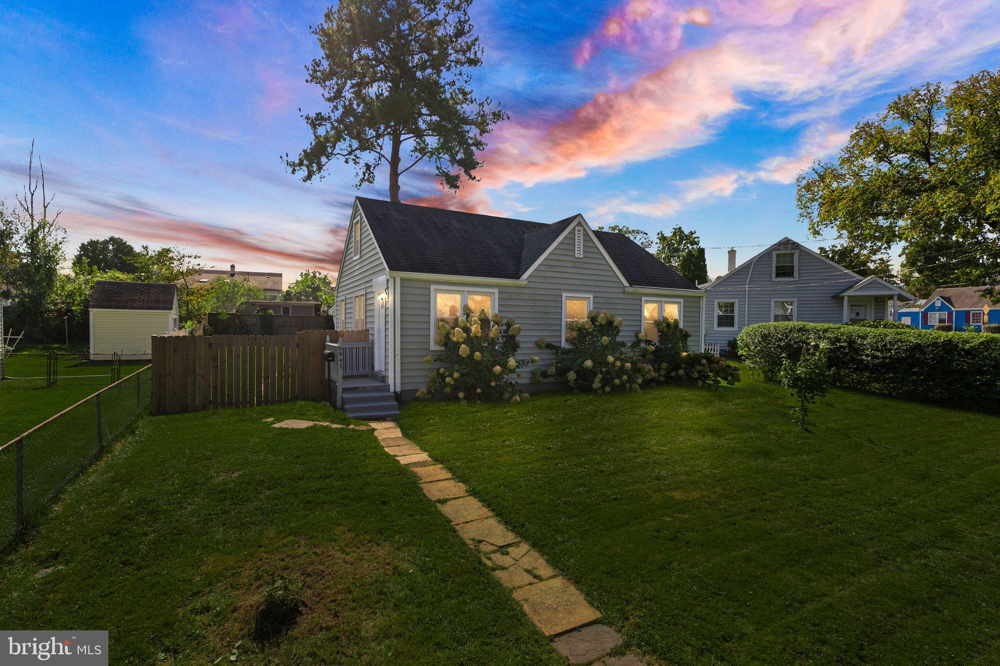 WEST LAWN - Residential