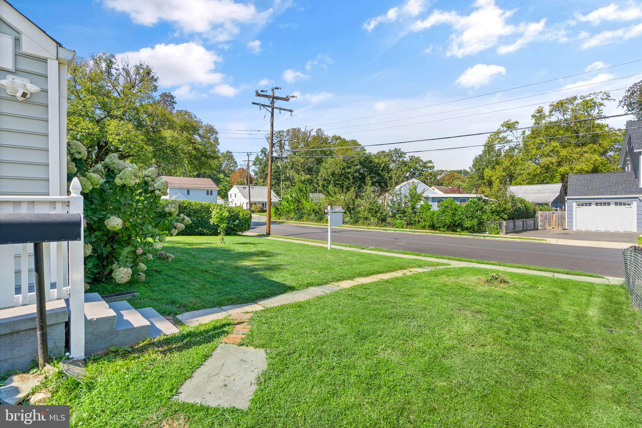 WEST LAWN - Residential