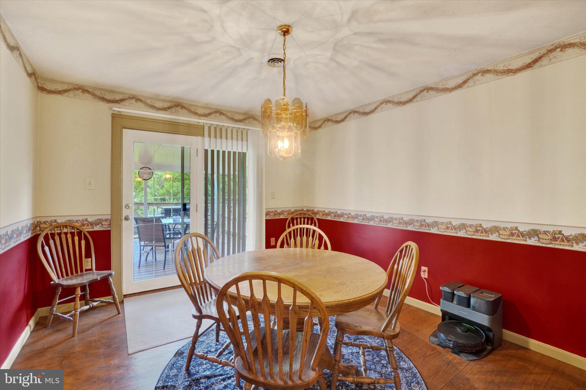 1708 MANOR ROAD