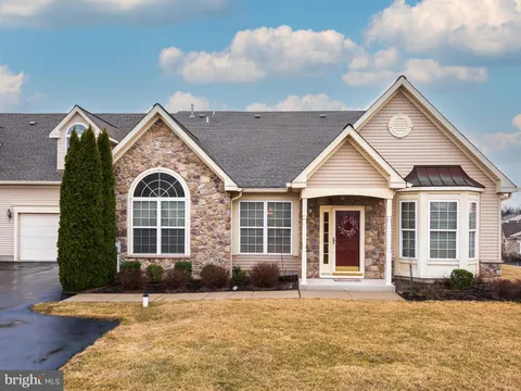 454 Pebble Beach Drive, Royersford, PA MLS: PAMC2131120