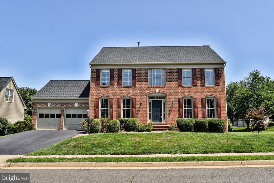 Well maintained SFH located at premier locations. House features open foyer at entrance, formal living and dining room, family room with fireplace perfect for entertainment. Newer kitchen with granite & center island and newer appliances. 4 large bedrooms upstairs, spacious master bathroom with double vanity, tub and separate shower. Finished basement with the recreation room and Laundry room.  Large deck off the kitchen, house backs to cul-de-sac. Conv to Rt 267, Fairfax Co Pkwy. Top schools with Crossfield, Carson and Oakton Pyramid. Rare find, don't miss this beautiful and nice upgraded SFH