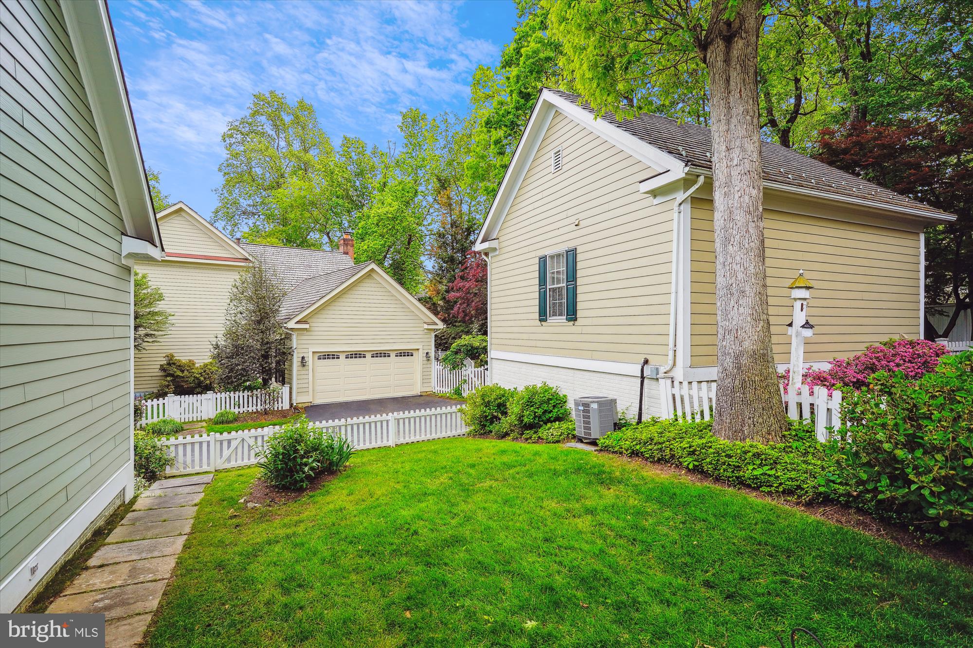 KENTLANDS - Residential