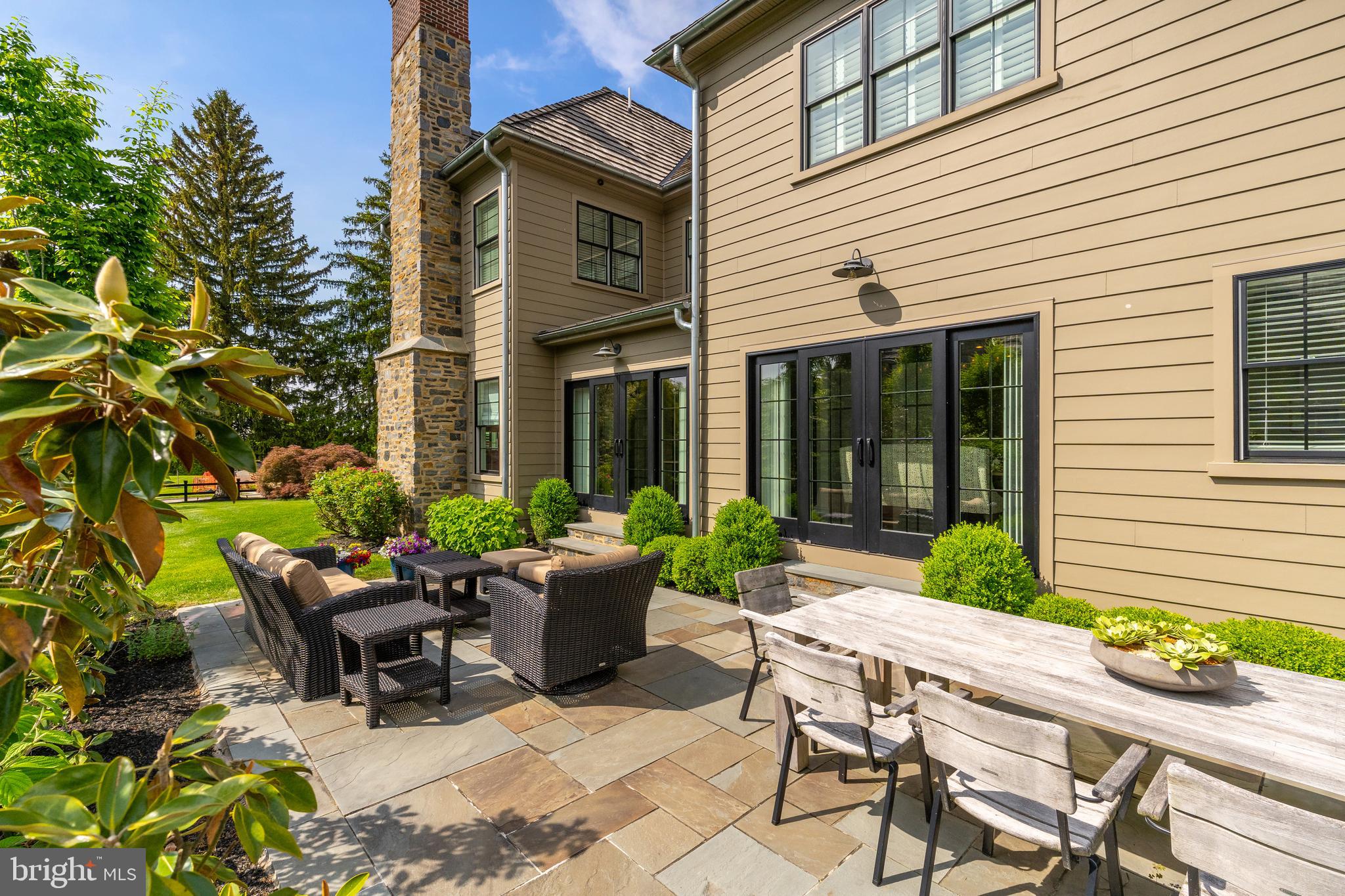 CHESTNUT HILL - Residential