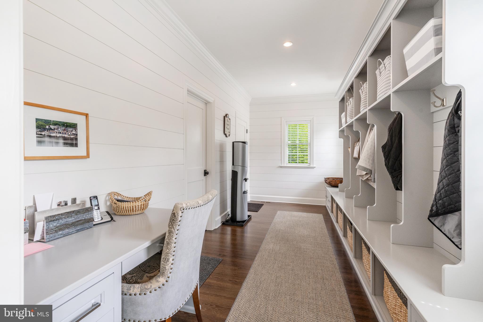 CHESTNUT HILL - Residential