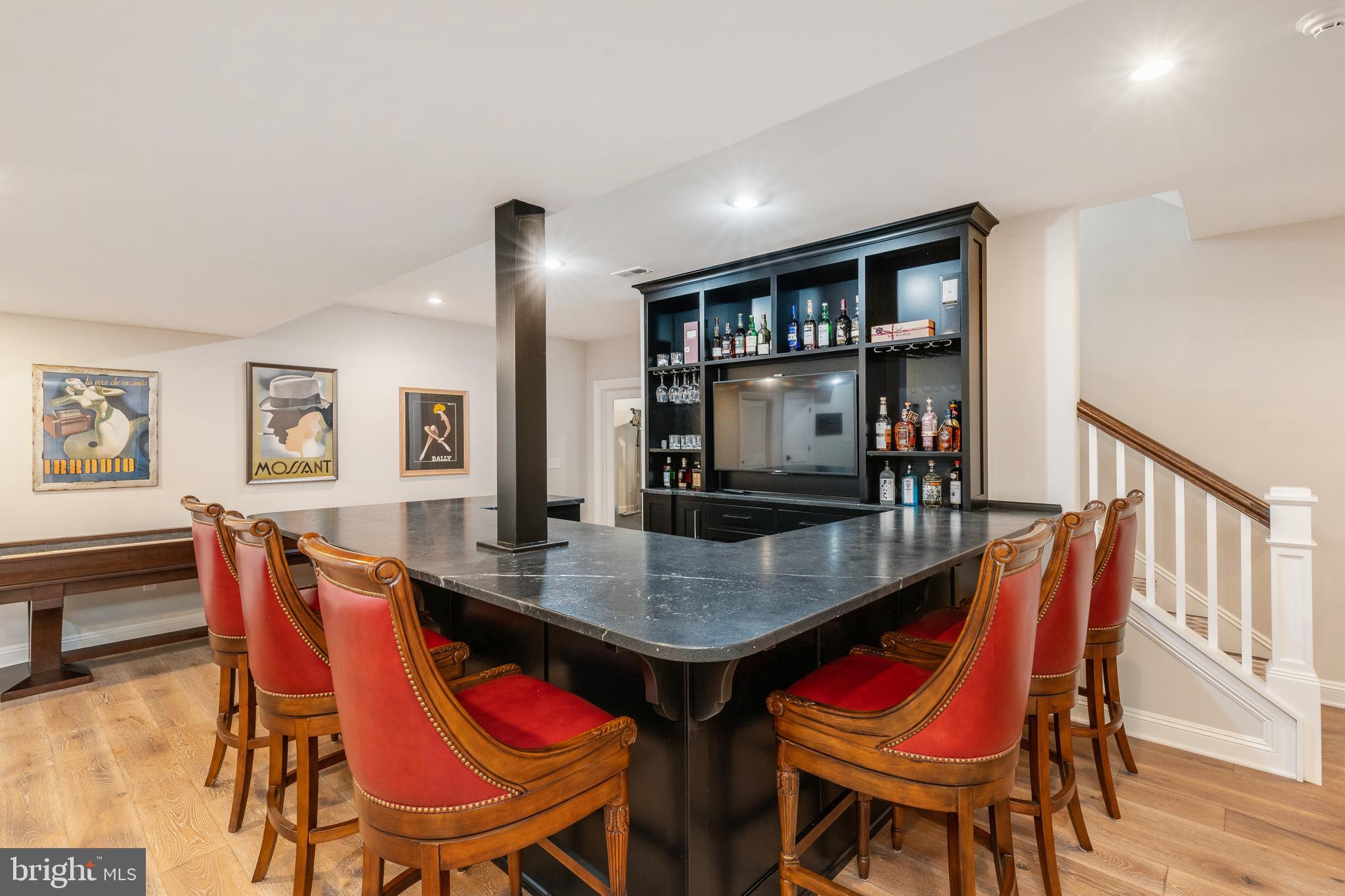 CHESTNUT HILL - Residential