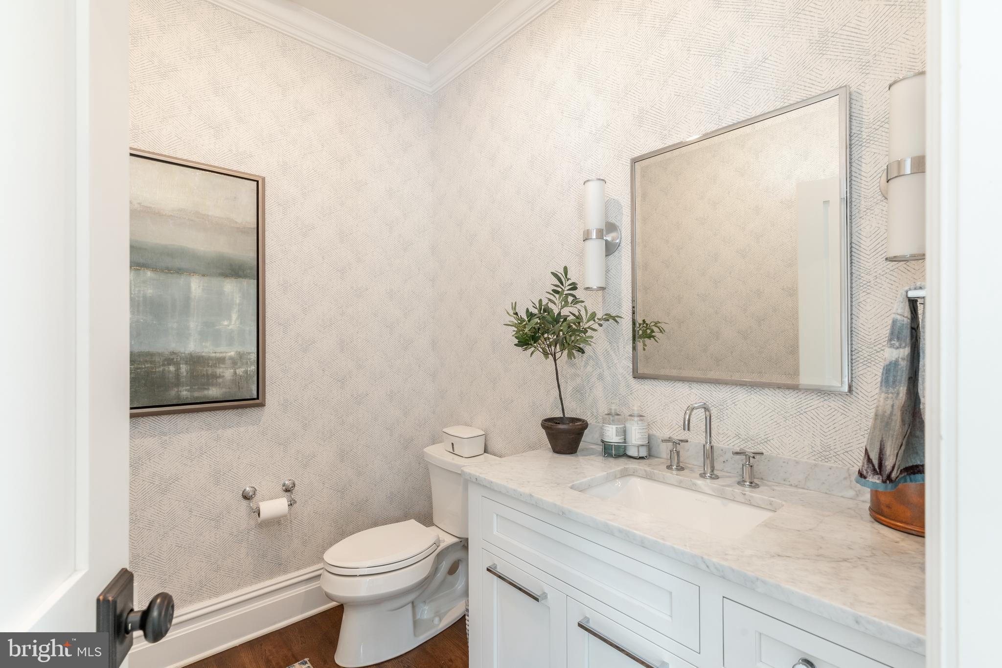 CHESTNUT HILL - Residential