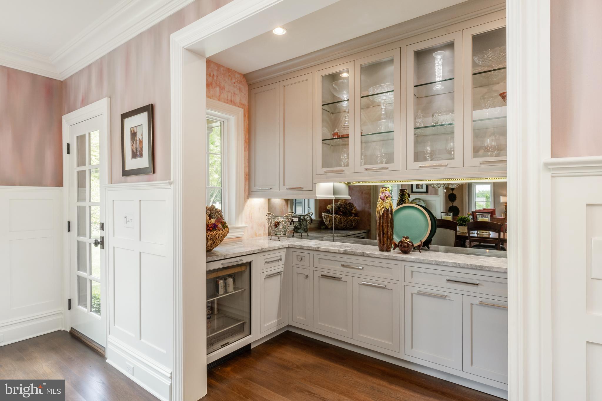 CHESTNUT HILL - Residential