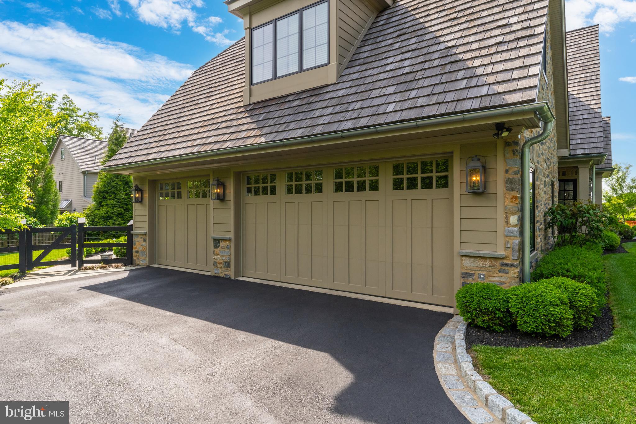 CHESTNUT HILL - Residential