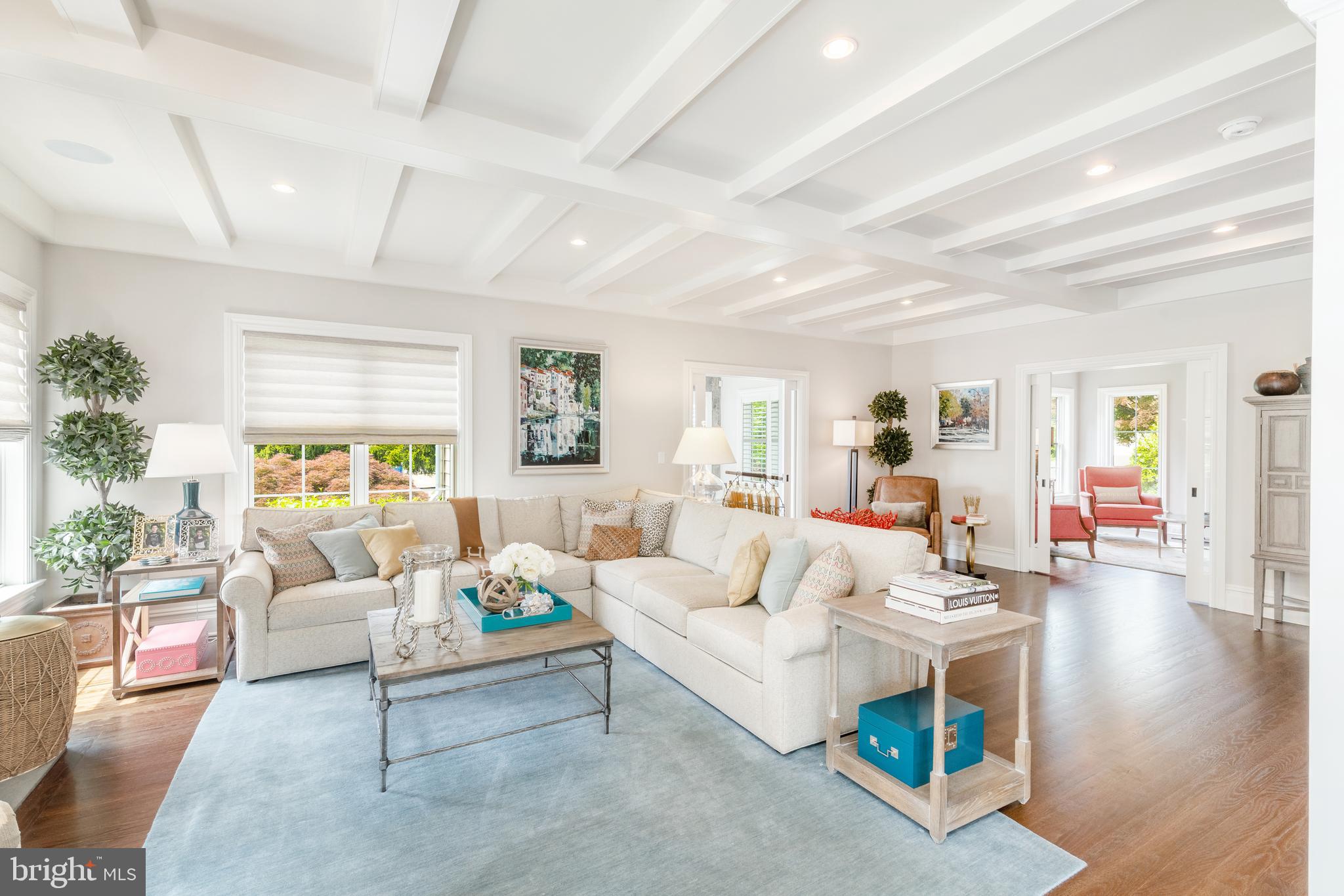 CHESTNUT HILL - Residential