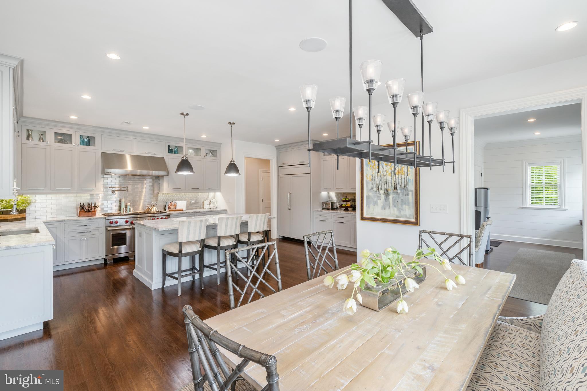 CHESTNUT HILL - Residential