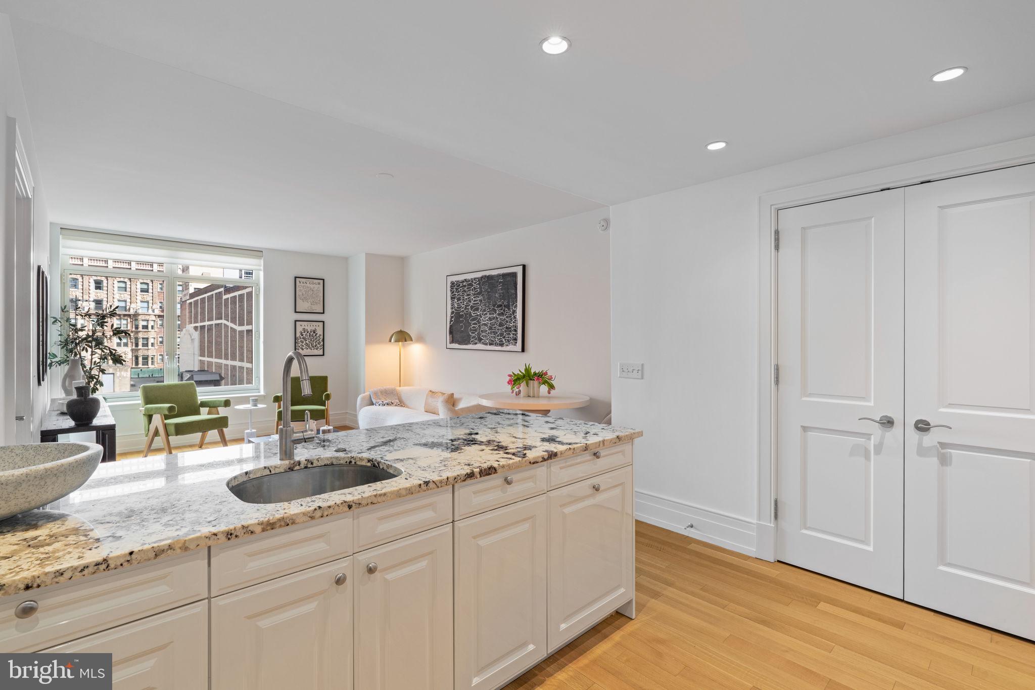 RITTENHOUSE SQUARE - Residential