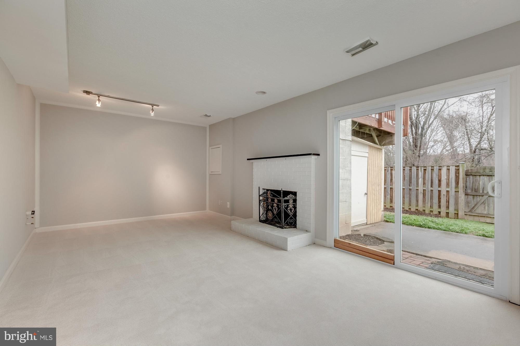 DUNN LORING VILLAGE - Residential