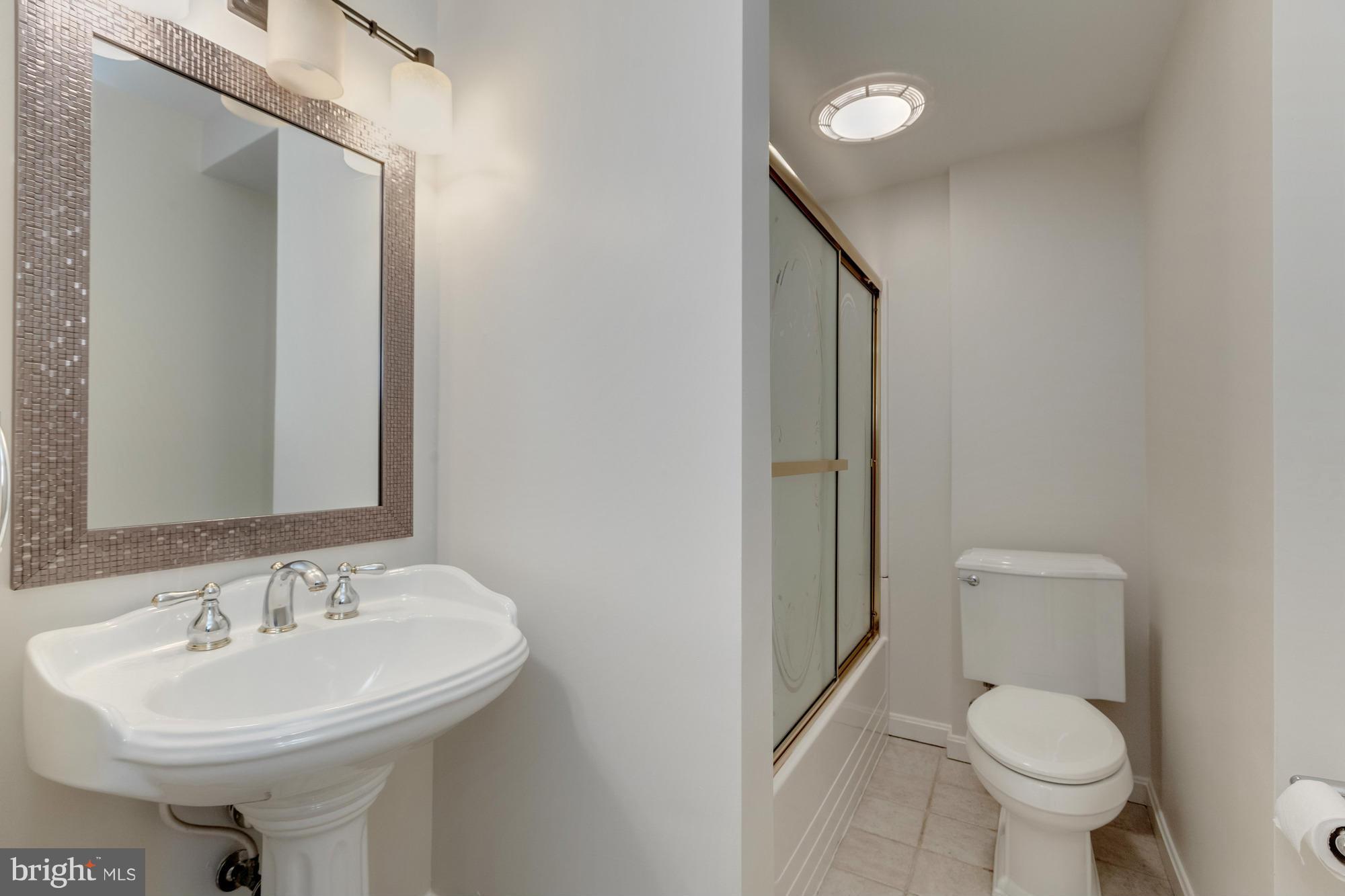 DUNN LORING VILLAGE - Residential