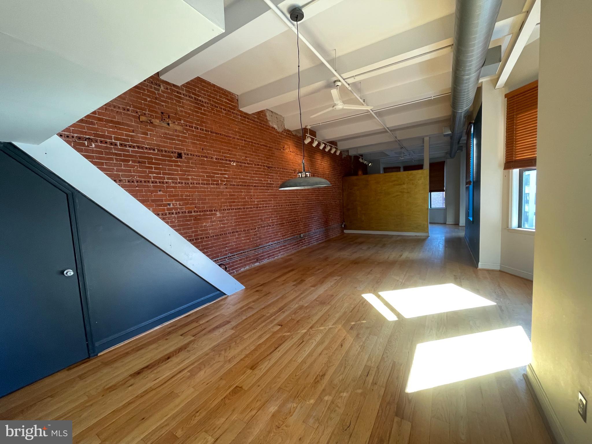 WASHINGTON SQ - Residential Lease