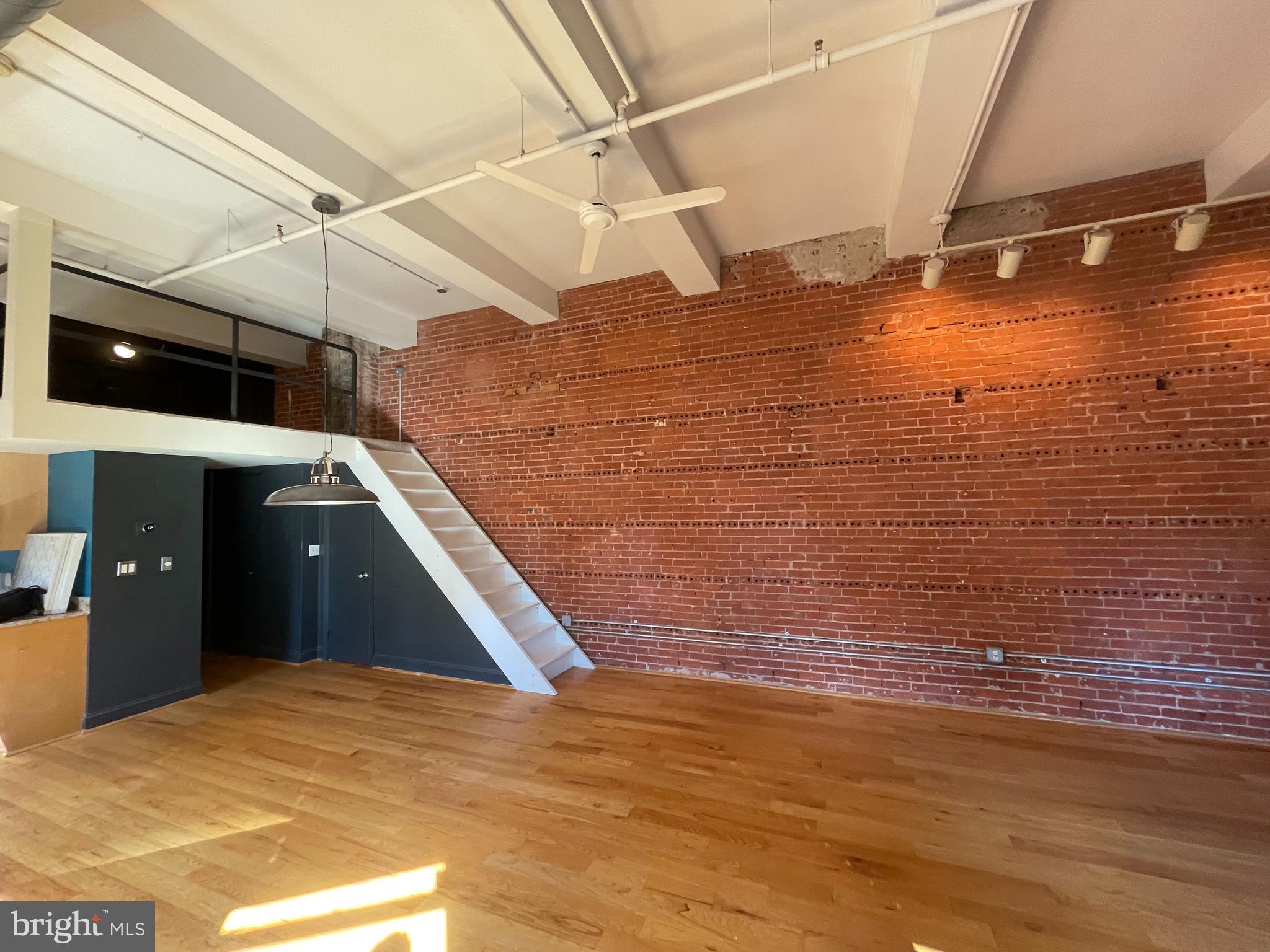 WASHINGTON SQ - Residential Lease