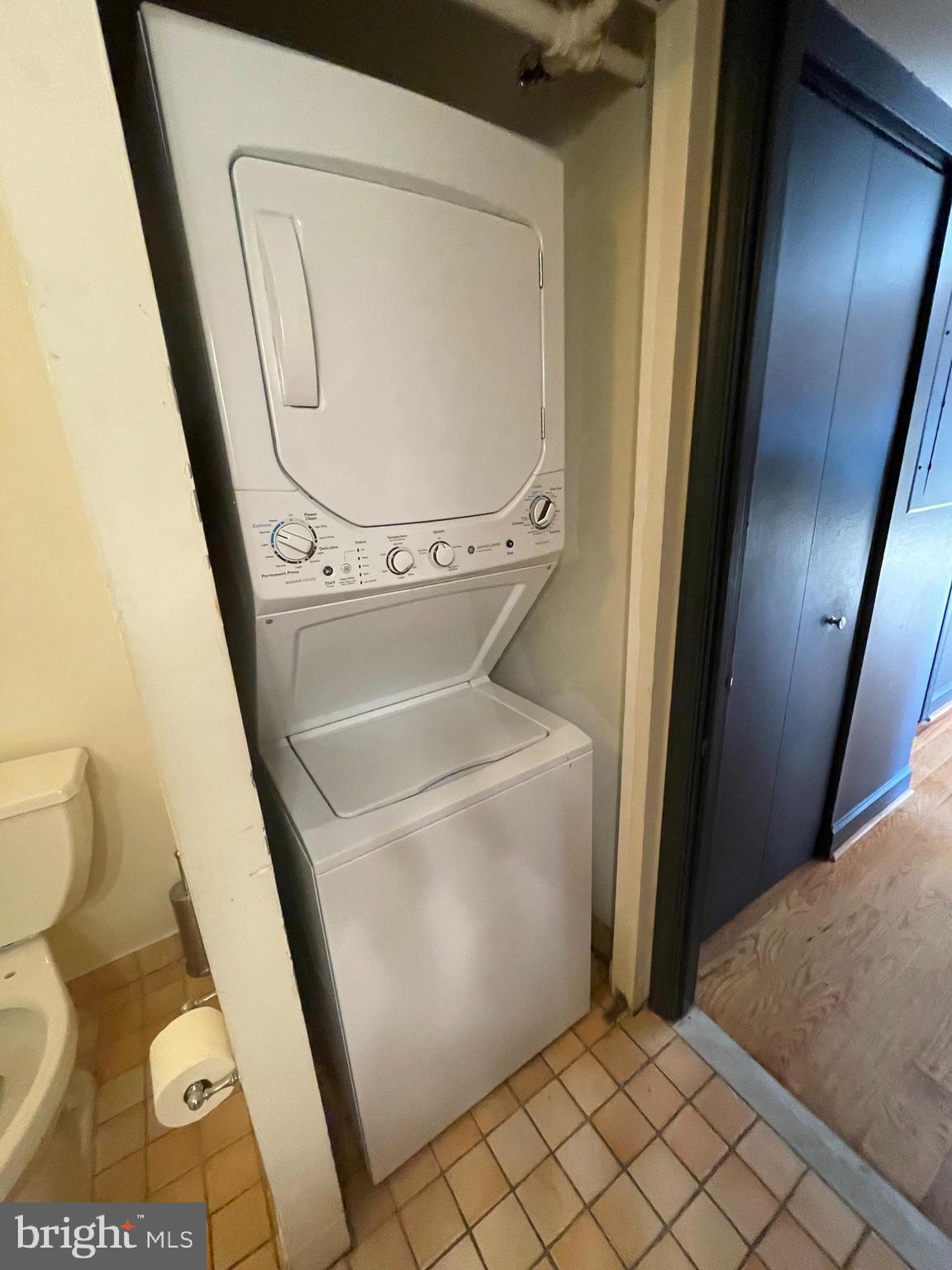 WASHINGTON SQ - Residential Lease