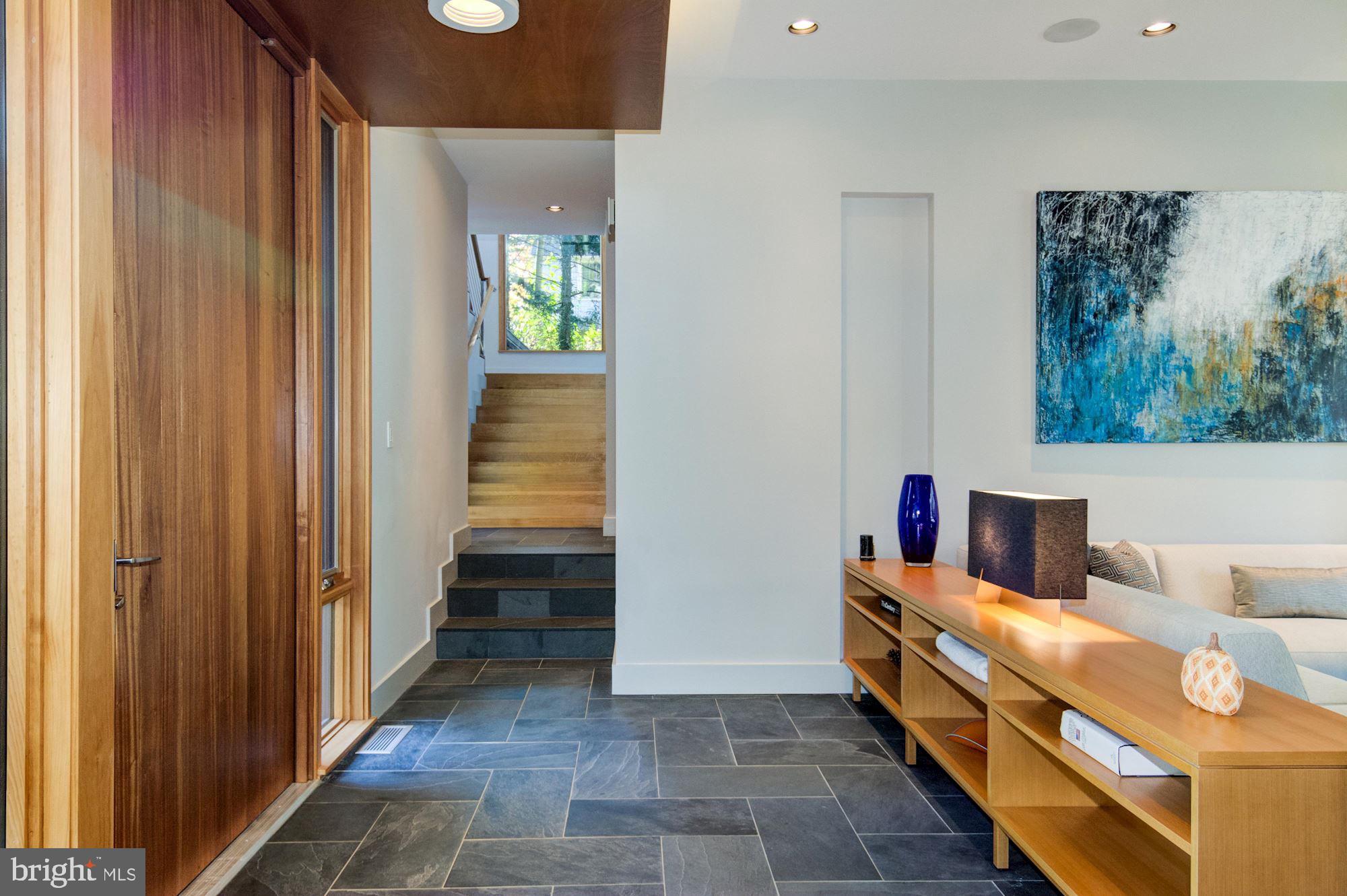 COUNTRY CLUB HILLS - Residential