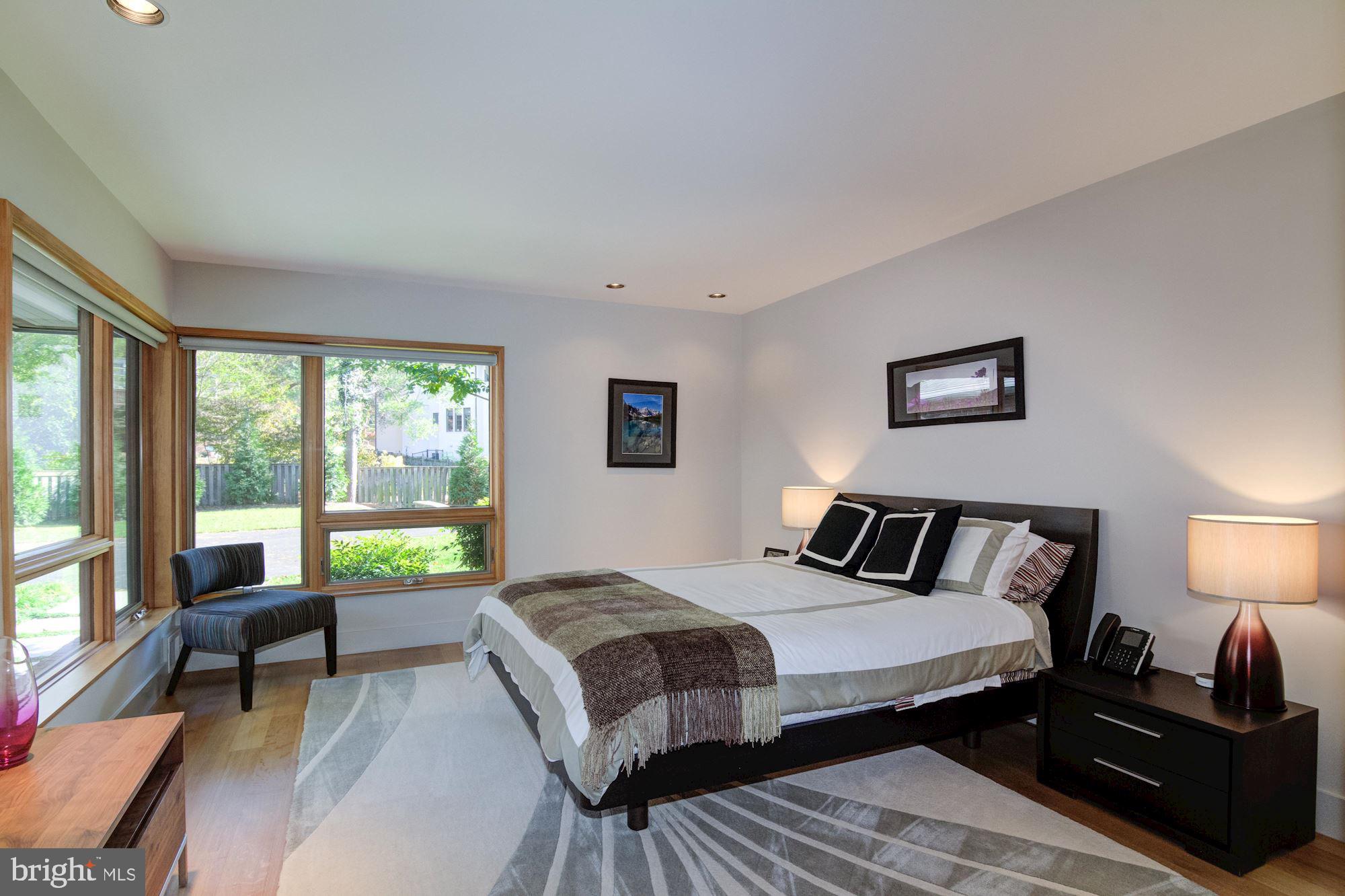 COUNTRY CLUB HILLS - Residential