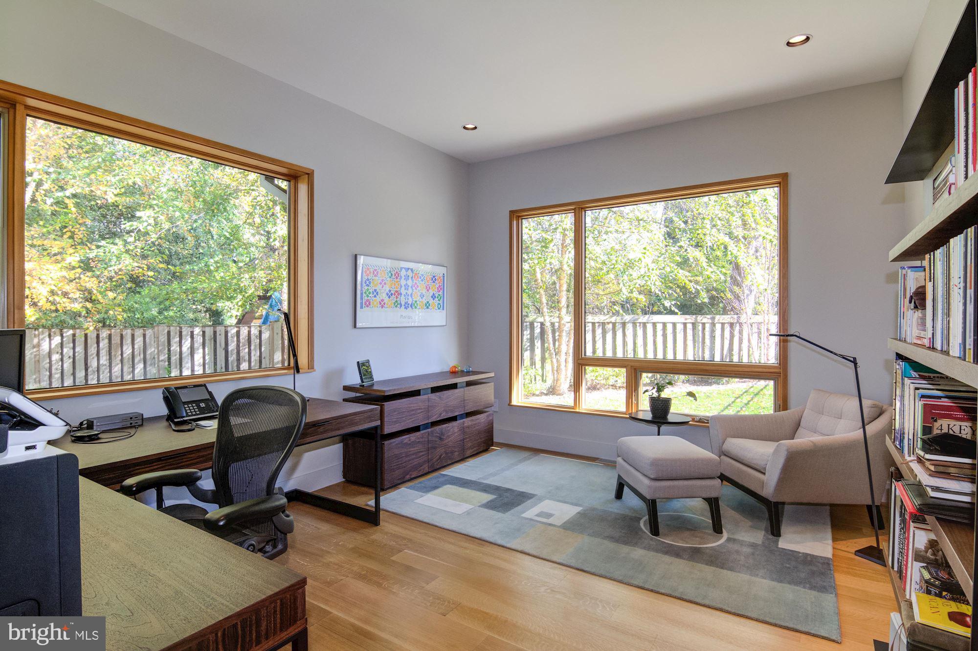 COUNTRY CLUB HILLS - Residential