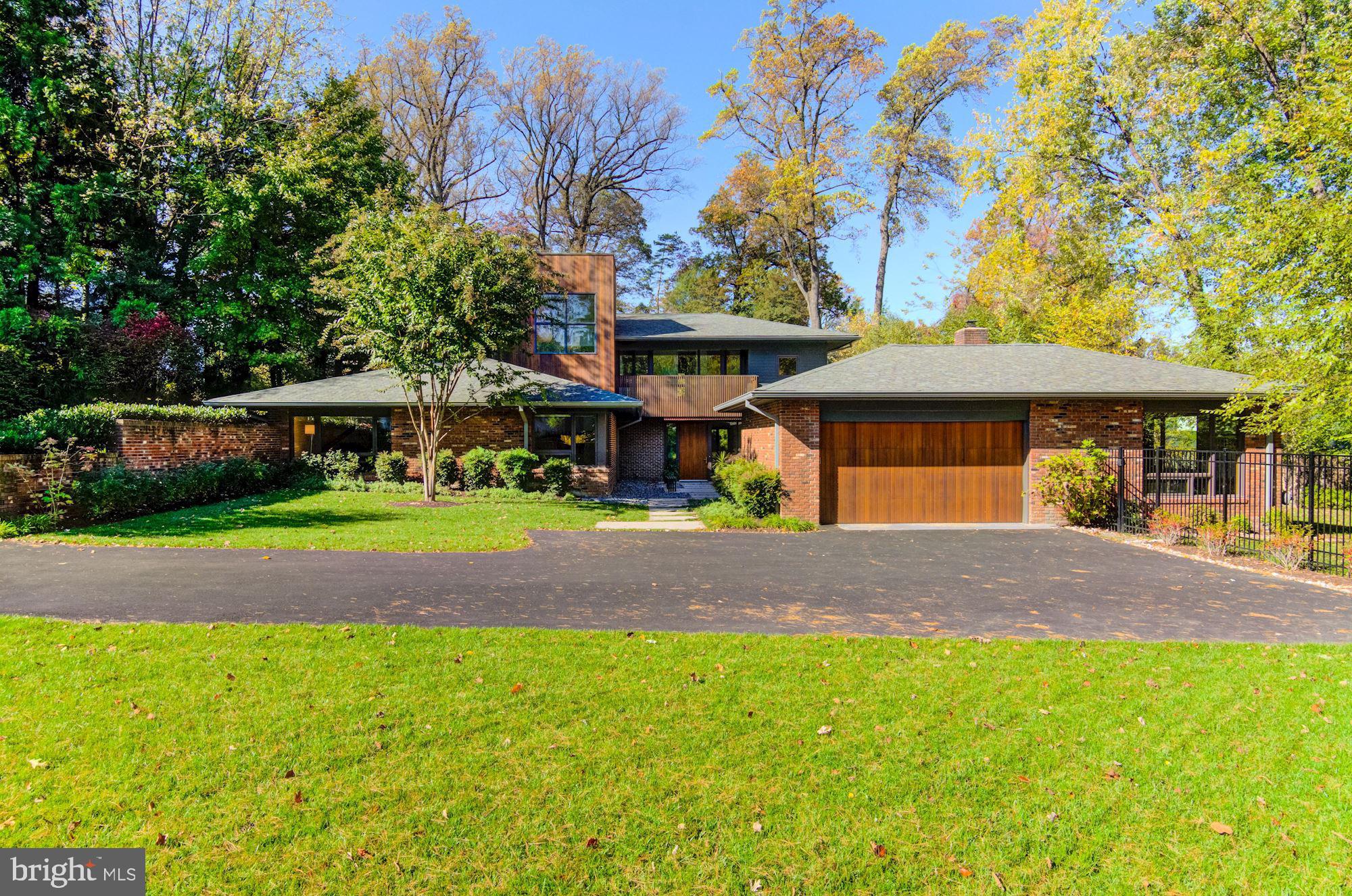 COUNTRY CLUB HILLS - Residential