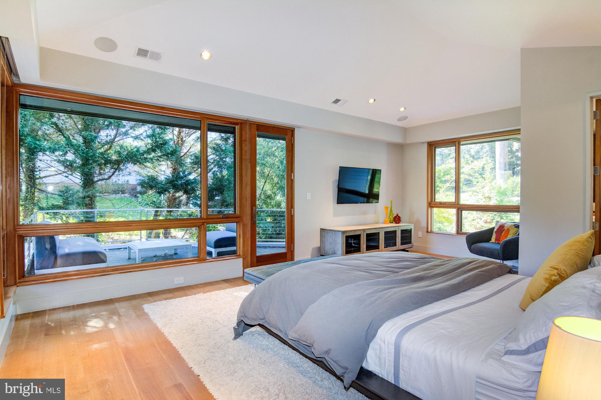 COUNTRY CLUB HILLS - Residential