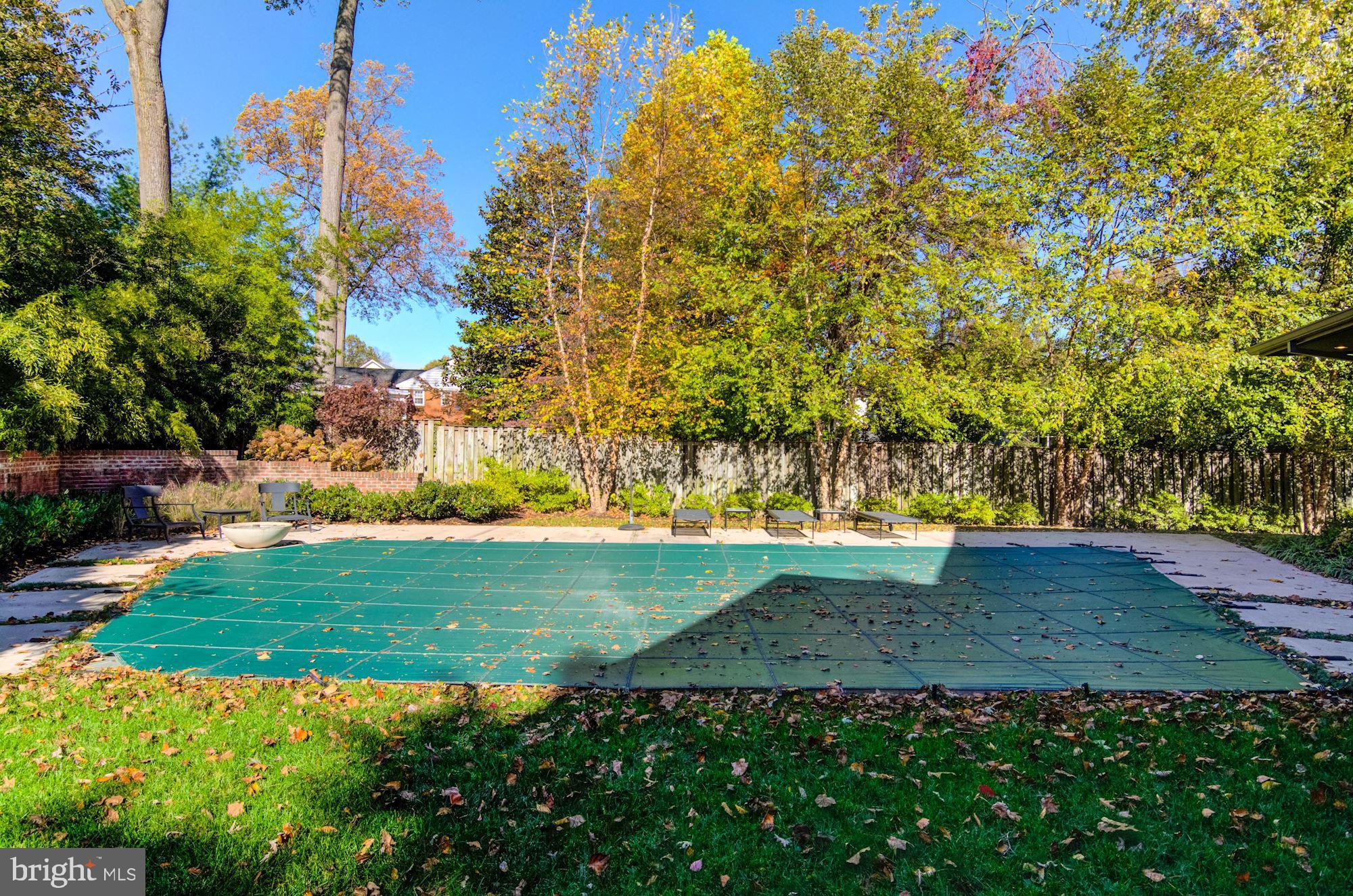 COUNTRY CLUB HILLS - Residential