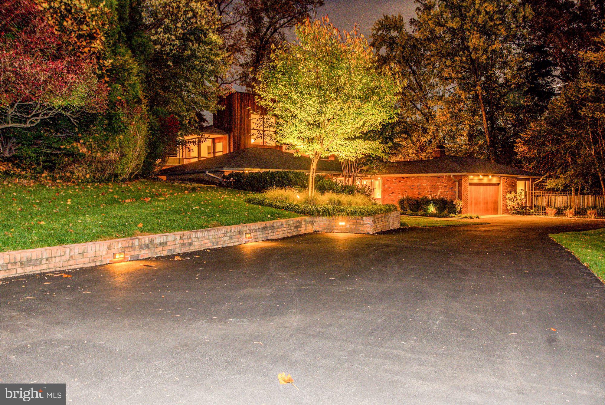 COUNTRY CLUB HILLS - Residential